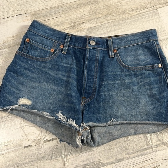 Levi’s 501 button fly shorts size 31 - Picture 3 of 11